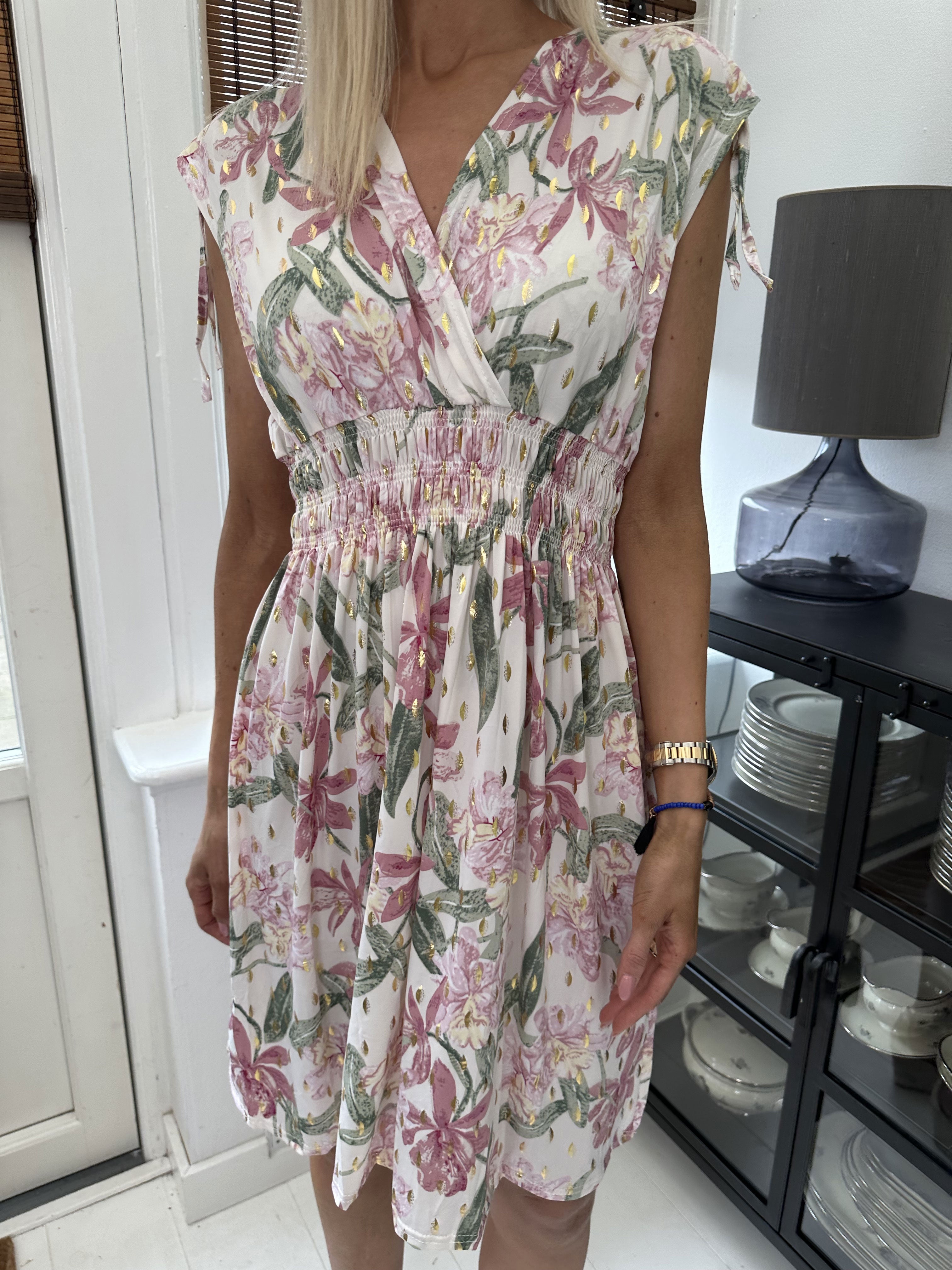 Pams Flower Short - Kort elastisk kjole i krølfrit stof